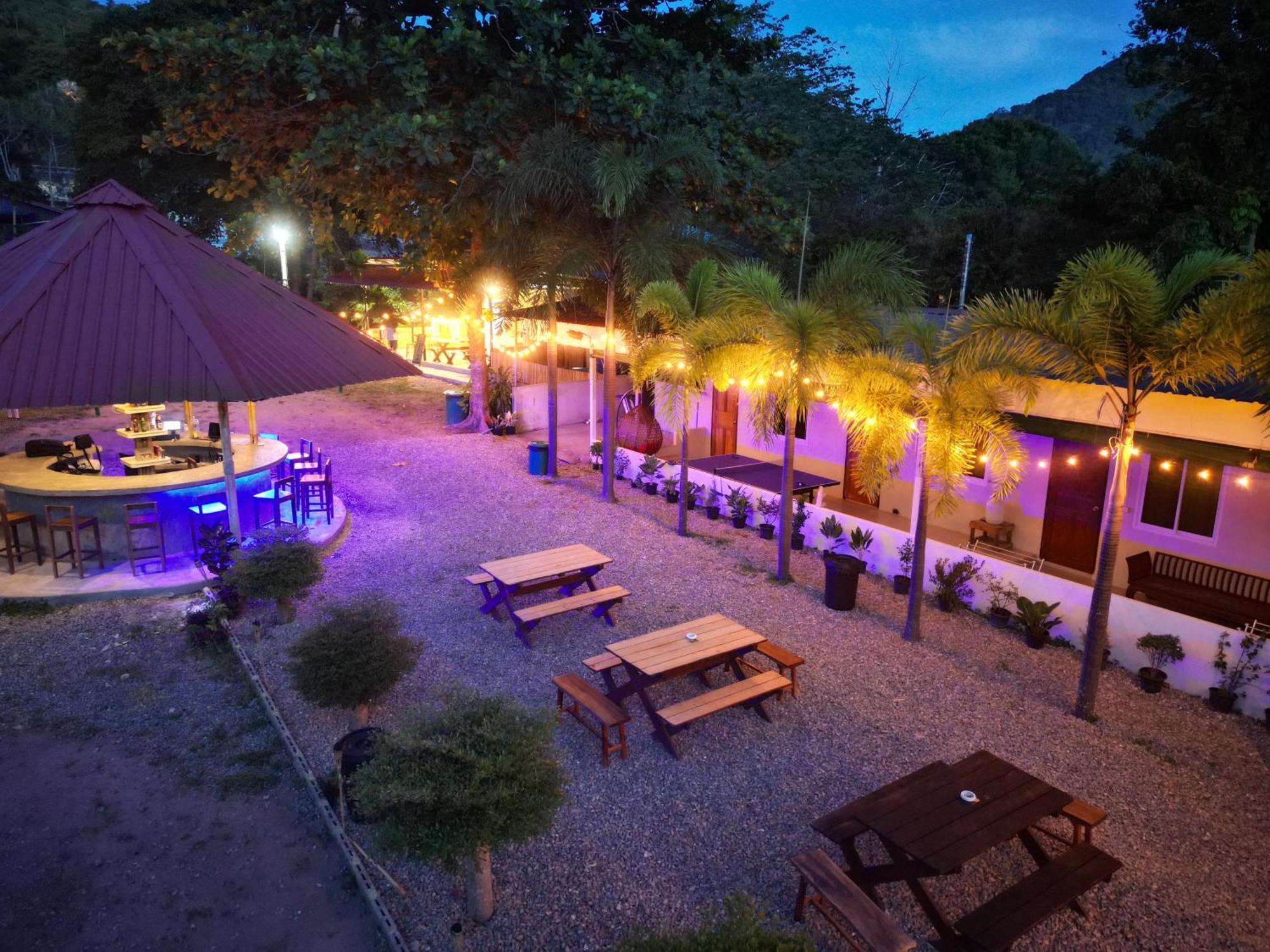 Escape Divers - Jungle Hostel And Dive Centre Ko Tao Exterior foto