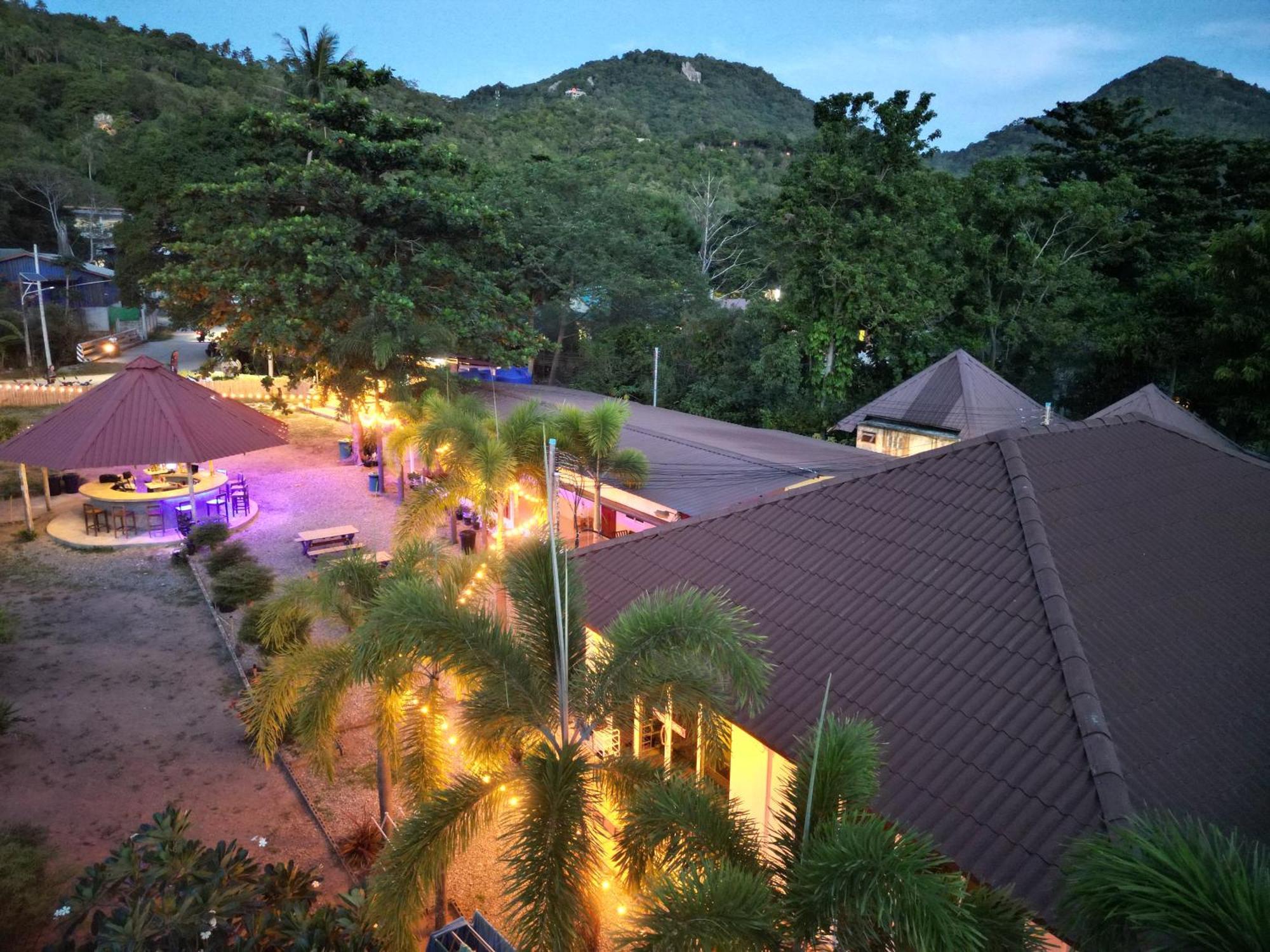 Escape Divers - Jungle Hostel And Dive Centre Ko Tao Exterior foto